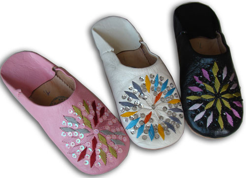 Embroidered slippers - image 1