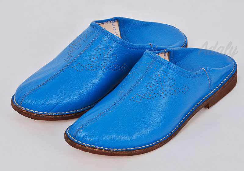 Round Toe Assala slippers - image 4