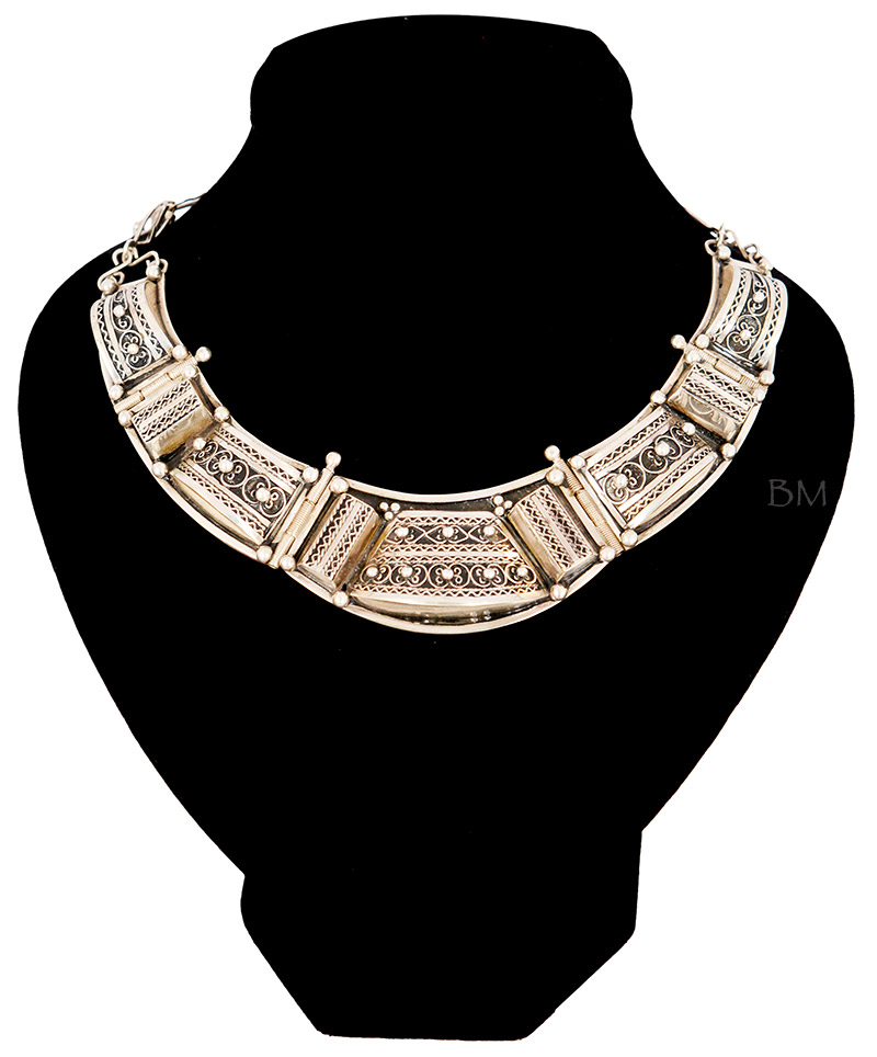Syra Silber Plastron Halskette