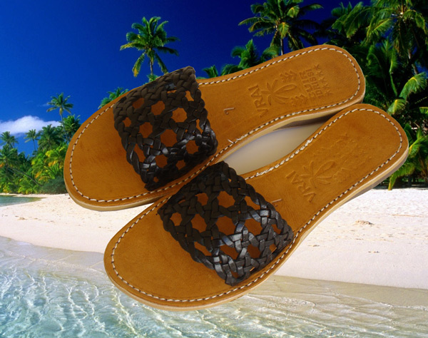 Beach sandals - image 2